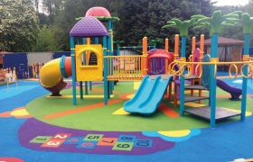  Revêtement pour aires de jeux